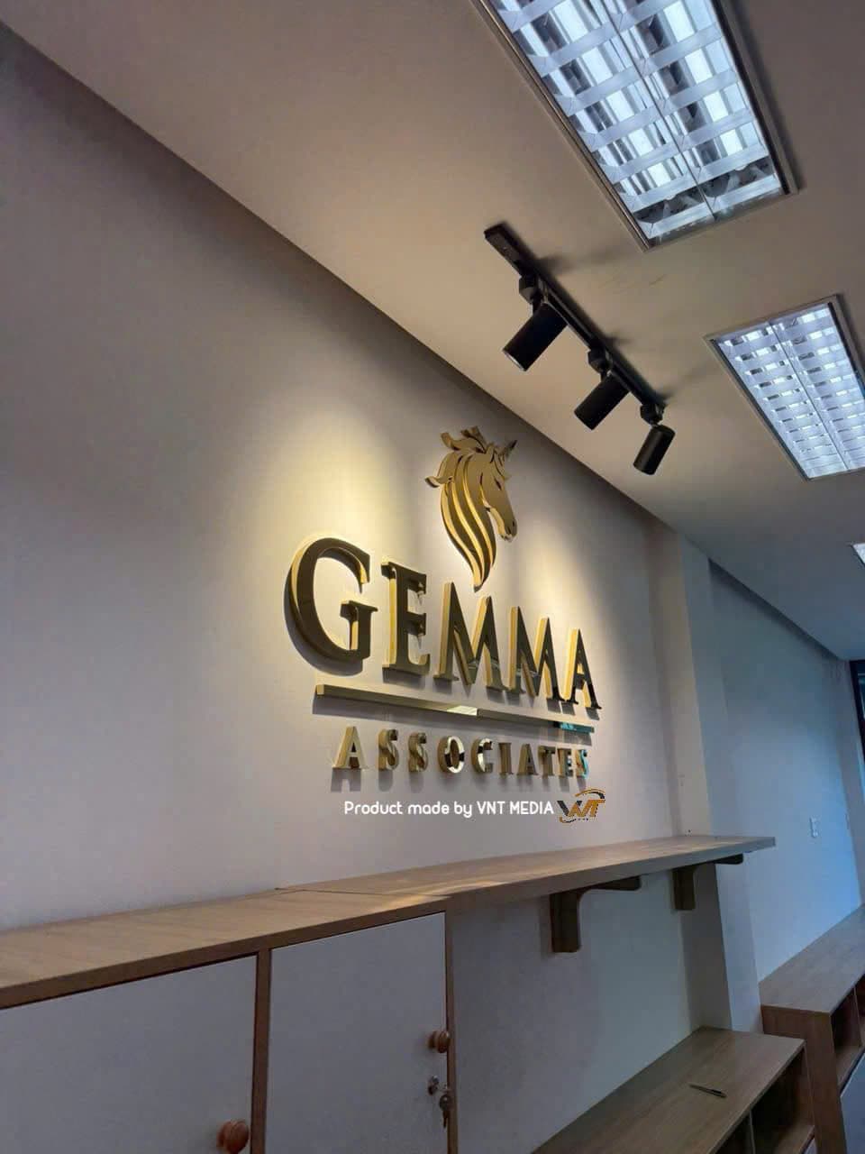 Giá chữ nổi mica hút nổi theo kích thước tại TPHCM